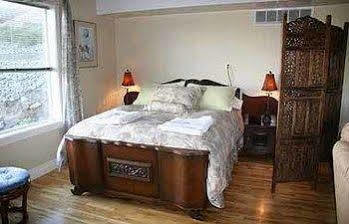 Bed & Breakfast Above The Guest Penticton